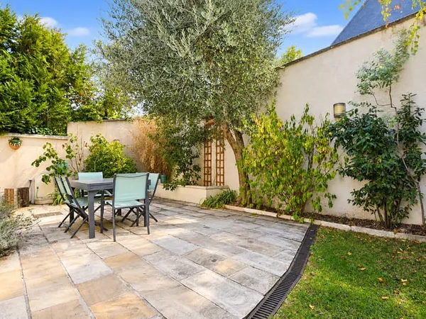 EXCLUSIVITE à CHATOU MAISON LUMINEUSE AU CALME ABSOLU 4 CHAMBRES, JARDIN ET GARAGE