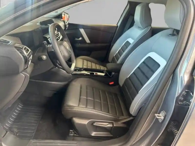 Citroën C4 hybride 145 ch e-dcs6 — photo 11