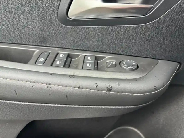 Peugeot 208 allure hybrid 110 ch e-dcs6 — photo 20