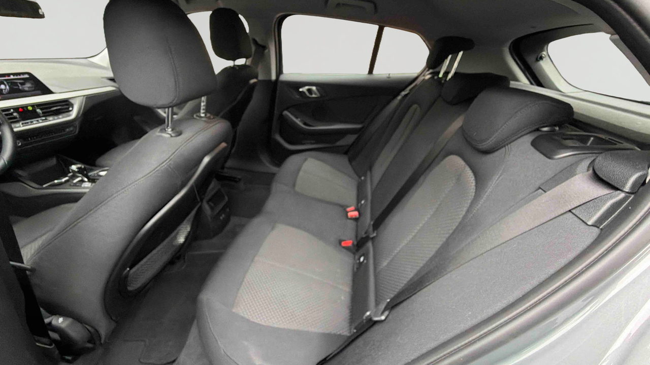 BMW 116i 109 ch DKG7 — photo 12