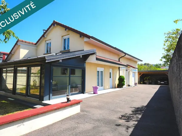 Maison, 200 m2,5 pièces,3 chambres, garage 3 places,piscinne,sur 822 m2 de terrain.
