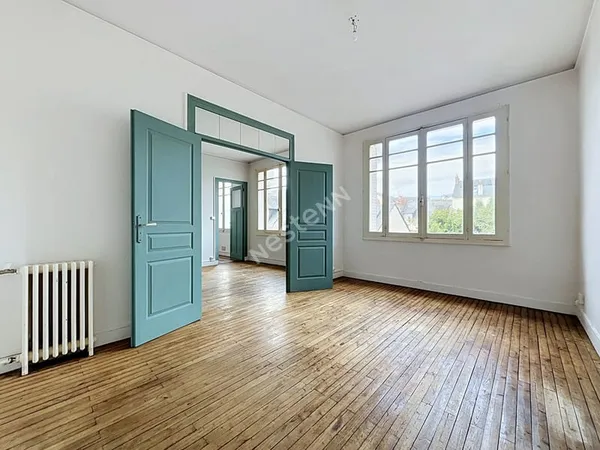 Nantes Monselet / Appartement 3 pièces 71.17 m2 / parquet / volumes / charme