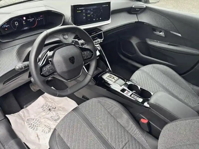 Peugeot 208 allure hybrid 110 ch e-dcs6 — photo 24