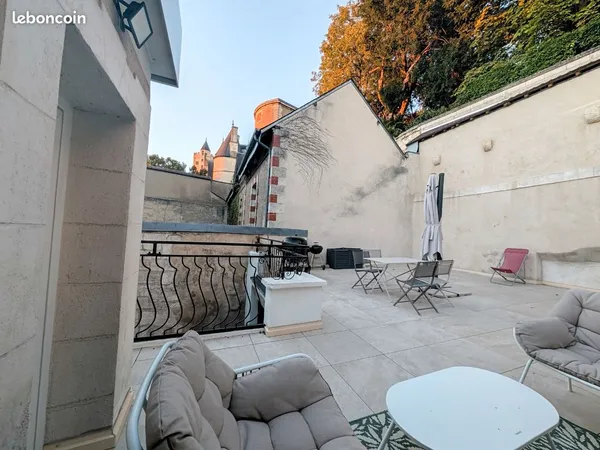 BOURGES CENTRE HISTORIQUE - Maison 135 m² avec terrasse de 52 m² et vue sur le Palais Jacques-Coeur
