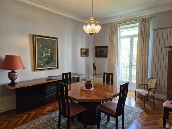 GAMBETTA - Dans IMMEUBLE HAUSSMANIEN T4 de 126 m2