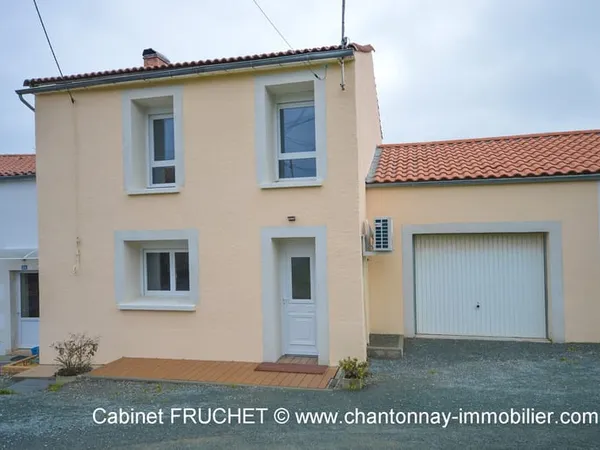 CHAVAGNES LES REDOUX, entre CHANTONNAY et POUZAUGES, maison