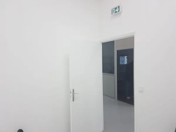 16 M2 PANTIN 93500 - LOCATION - LOCAUX BUREAUX - ANCIEN - 16
