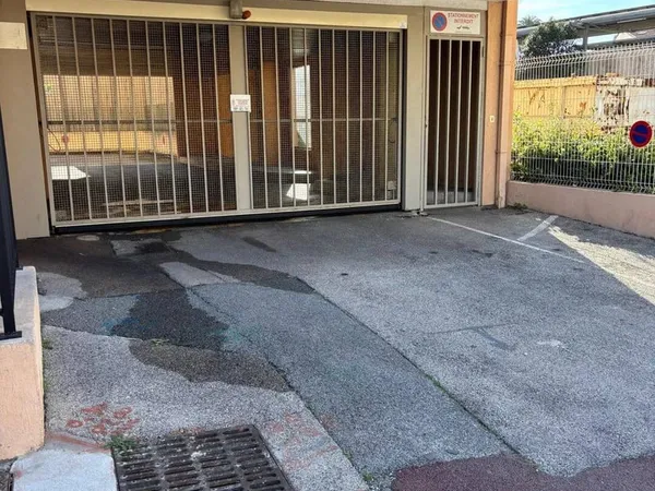 Parking 12 m²