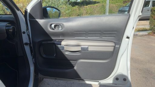 Citroen C4 Cactus 1.2 PureTech 130 EAT6 - Shine – 2019 – 84303 km – Essence – Boîte Automatique — photo 37