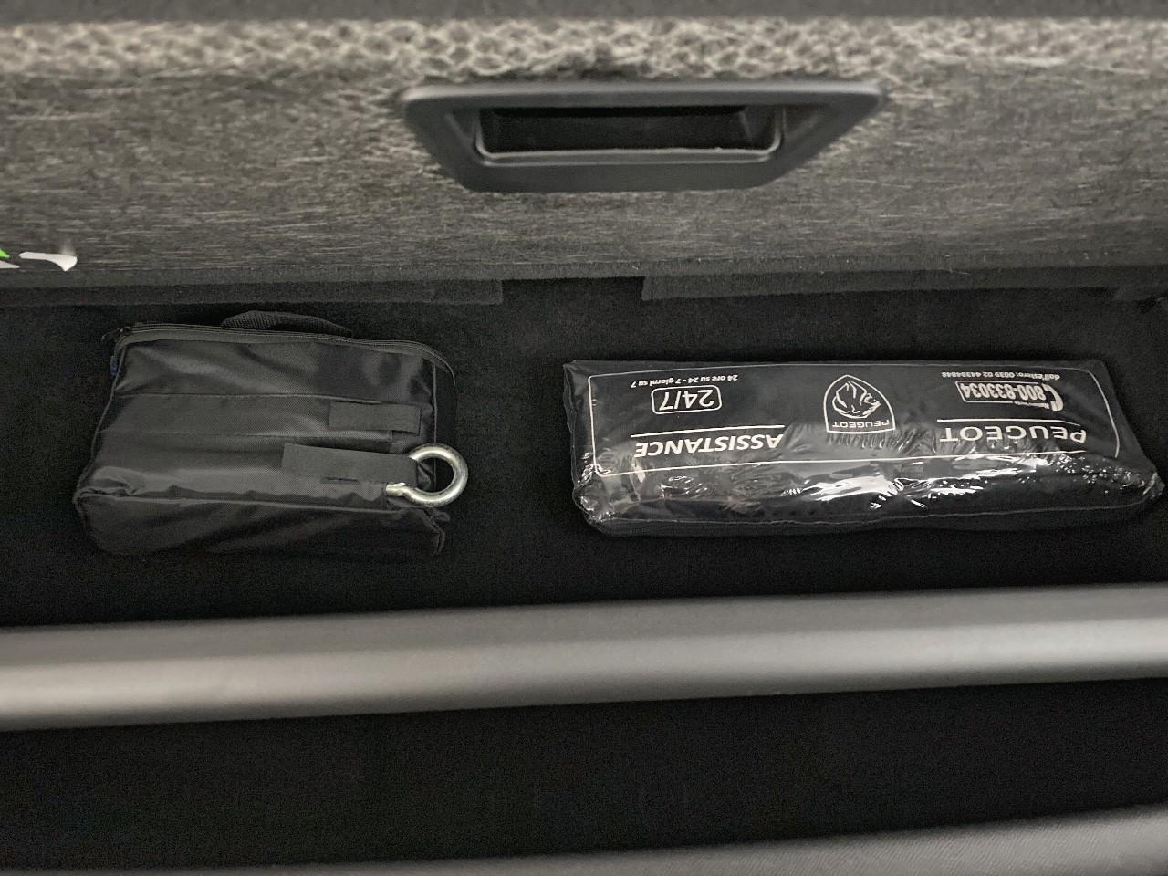 Peugeot 5008 hybrid 145 ch e-dcs6 gt — photo 16