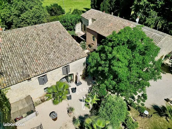Mas 10 pièces 410 m²