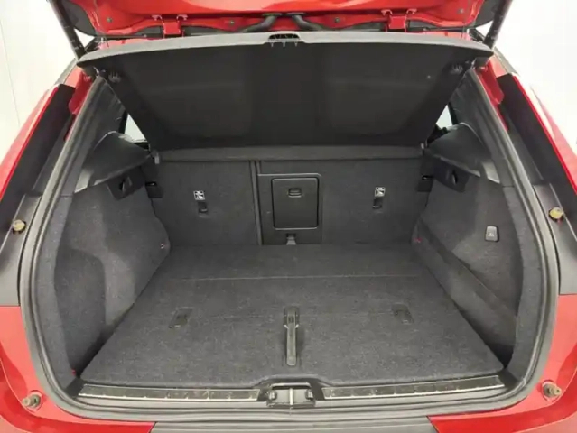 Volvo Xc40 t3 163ch r-design geartronic 8 suréquipé + toit ouvrant — photo 18