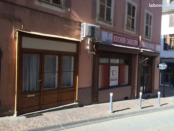 Local commercial centre ville