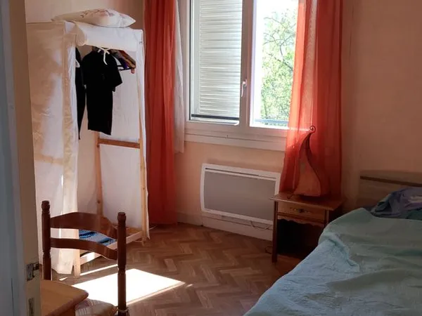 Coloccation dans grande maison