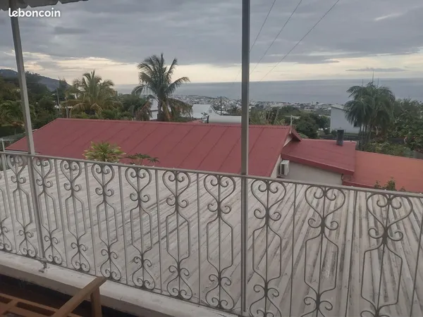 Location villa bois de nèfles sainte clotilde