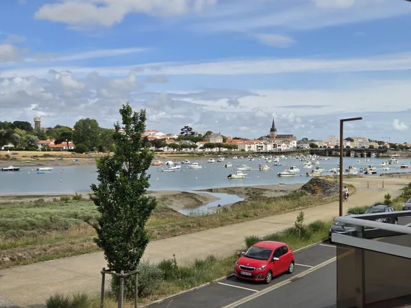 VUE SUR LA VIE, appartement de 49 m2 avec balcon