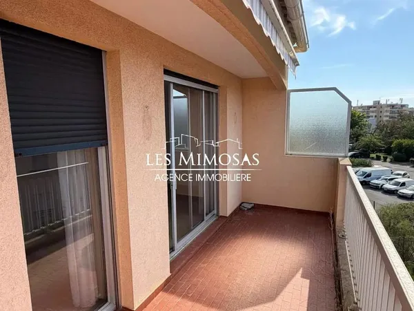 FREJUS, proche plages - Appartement 3 pièces avec parking et cave