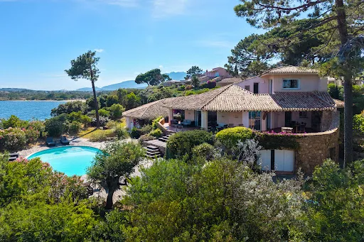 Propriété 7 pièces 350 m²