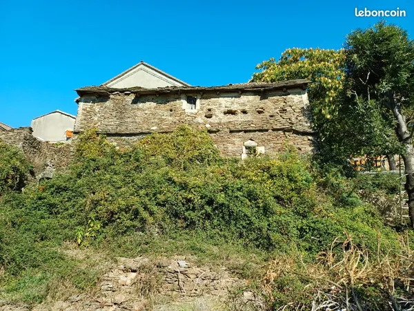 Maisons à restaurer en pierres