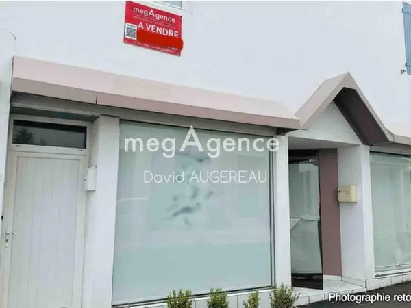 A vendre à Port-Joinville, immeuble composé de trois lots