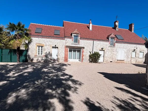 - Magnifique longère de caractère à Olivet, quartier Noras