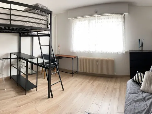 Beau studio de 25m2 meublé près du musée d'art moderne