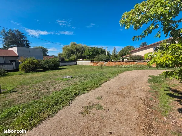 Terrain 600 m² FRONTONAS