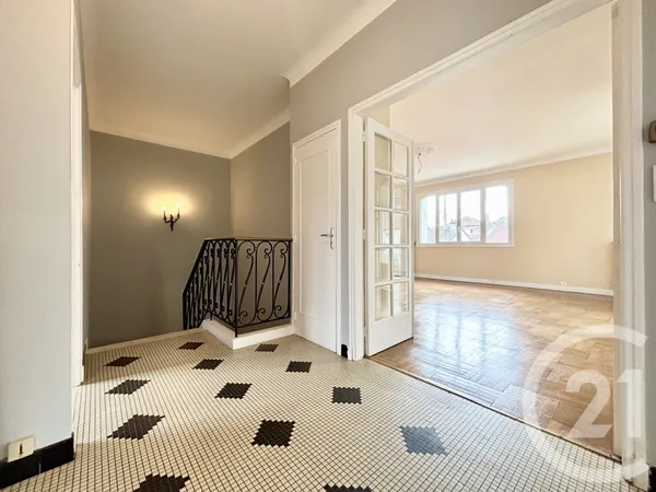 Maison 6 pièces 166 m²