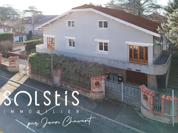 EN EXCLUSIVITÉ - MAISON MITOYENNE DE 121 M2 - ST PRIEST EN J