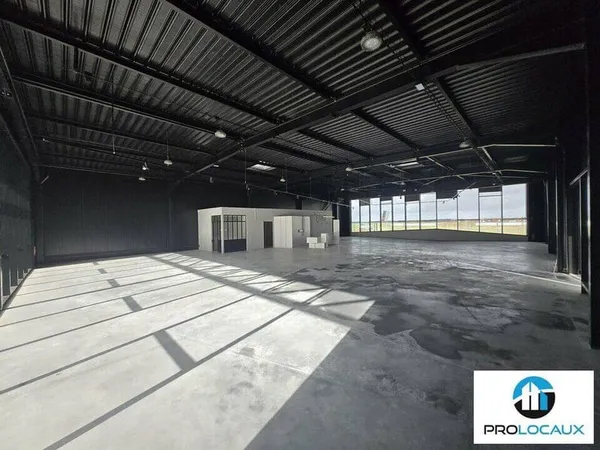 Local commercial 525 m²