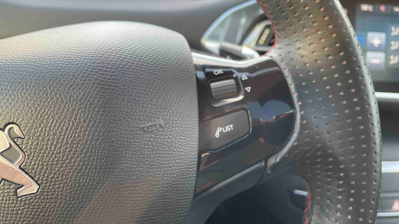 Peugeot 308 2.0 BlueHDi 180ch S&amp;S EAT6 — photo 19