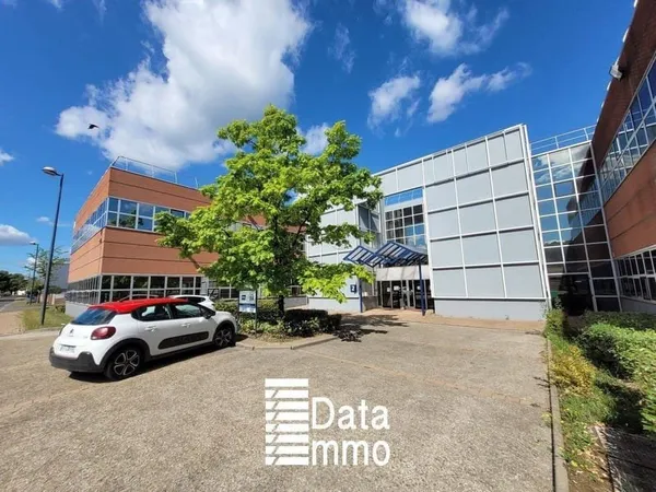 Bureau 4440 m²