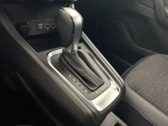 Renault Captur e-tech 145 — photo 22