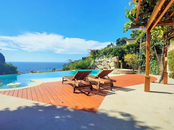 Villefranche-sur-Mer - Villa de charme avec vue mer panoramique