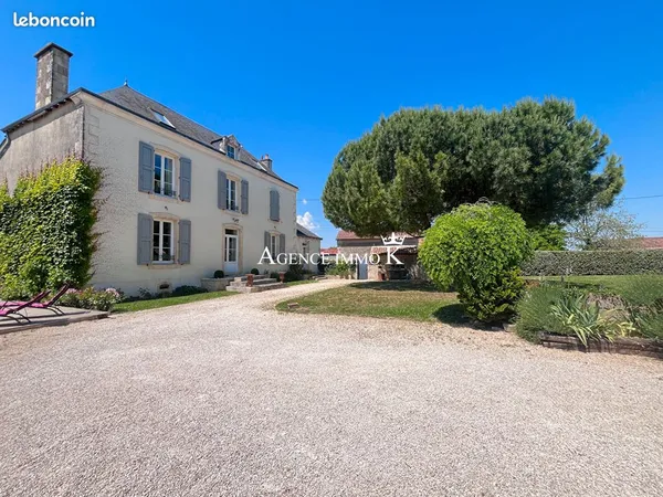 Propriété 7 pièces 412 m²