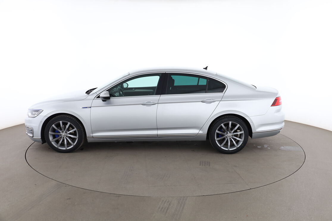Volkswagen Passat 1.4 TSI GTE DSG6 — photo 2