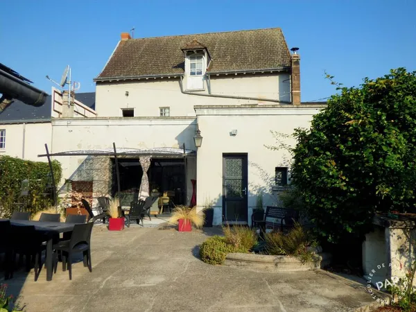 Maison 8 pièces 317 m²