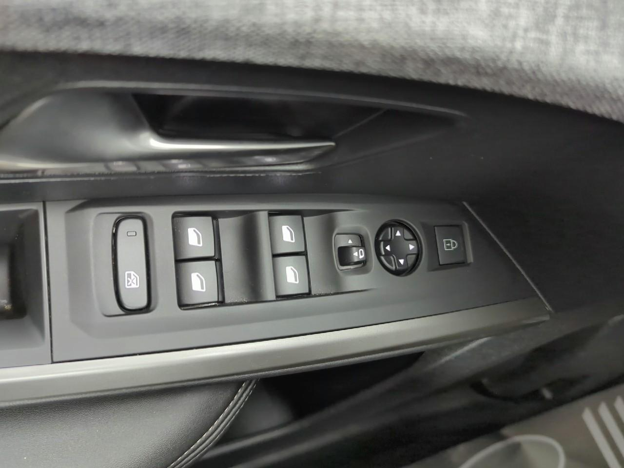Peugeot 5008 hybrid 145 ch e-dcs6 allure — photo 21