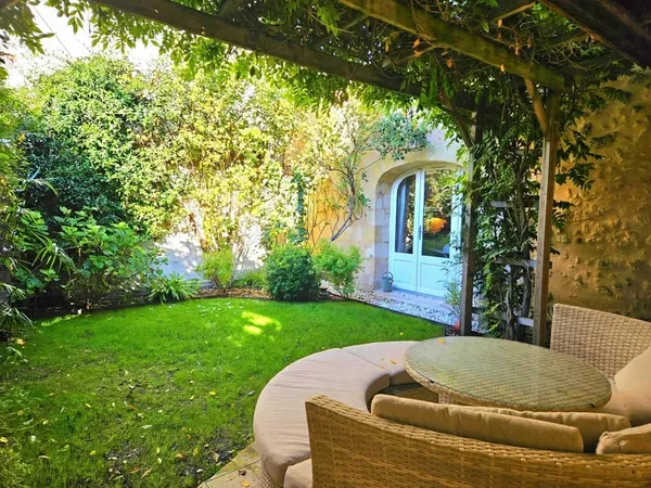 Maison 7 pièces 230 m²