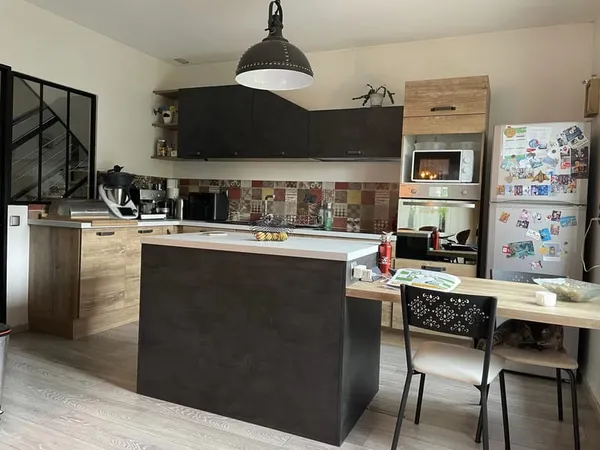 Maison de ville au calme sur 867 M2 terrain