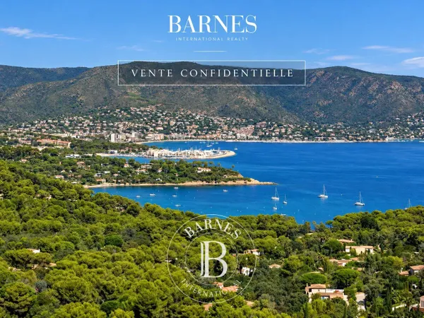 EXCLUSIVITE - BORMES-LES-MIMOSAS - CAP BENAT - MAISON DE 272 M² - 6 CHAMBRES - PISCINE - GARAGE