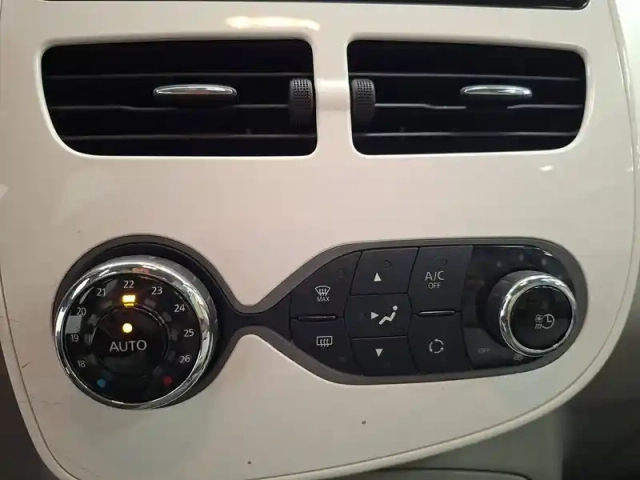 Renault Zoé zoe r90 — photo 38