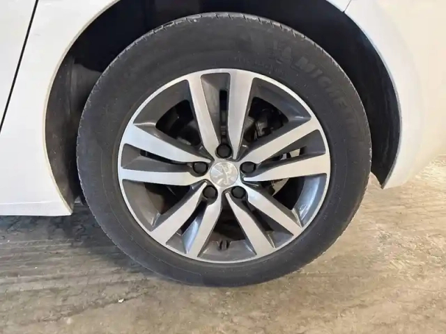 Peugeot 308 puretech 110ch s&amp;s bvm6 — photo 21