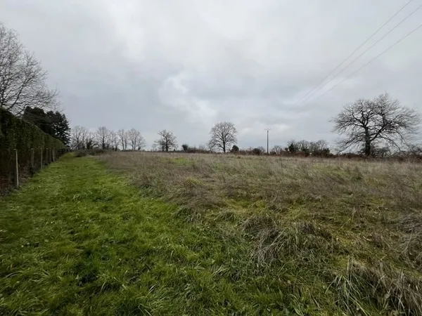 Terrain 9440 m²
