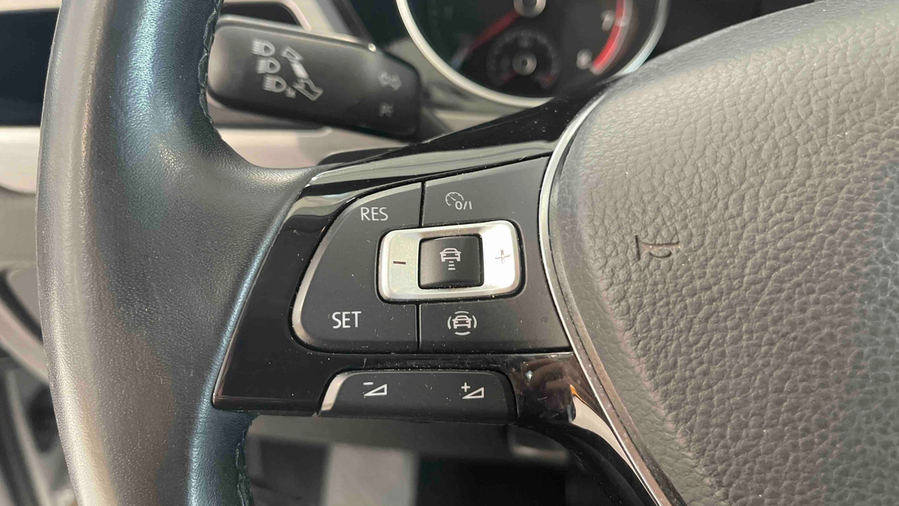 Volkswagen Touran 1.5 TSI EVO 150 DSG7 7pl — photo 18