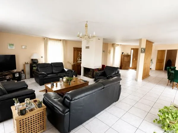 Propriété 7 pièces 269 m²