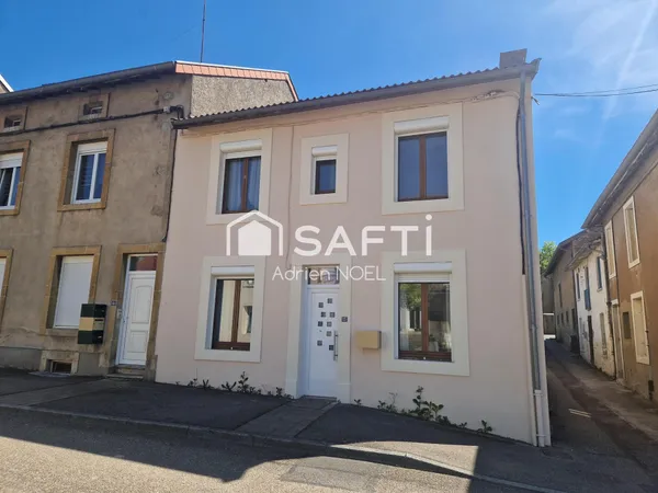 Maison libre de 3 côtés avec terrasse et jardin