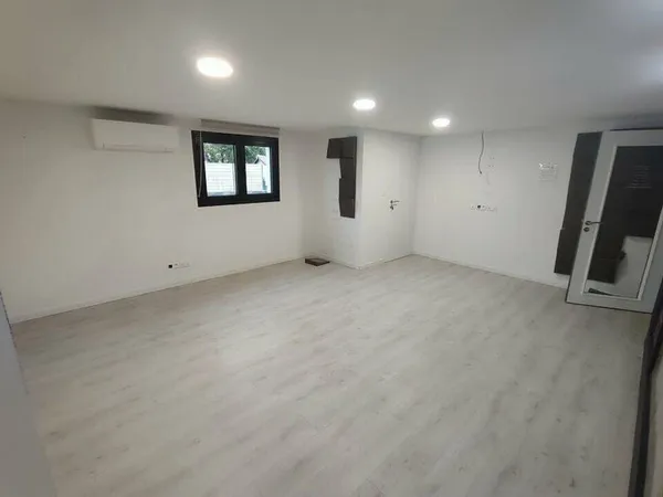Bureau 105 m²