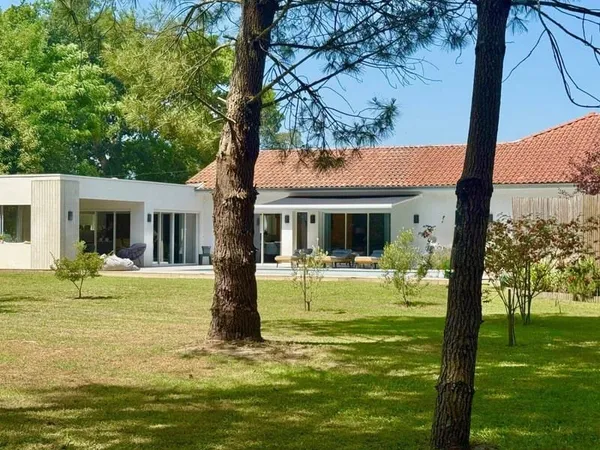 Maison de plain-pied 8 pièces 187 m²