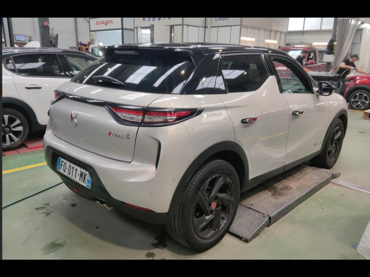 Ds Ds 3 crossback puretech 130 eat8 performance line+ — photo 12
